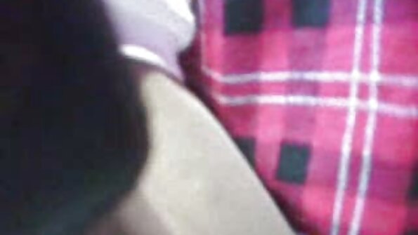 Candy Alexa trägt জোর করে সেক্স ভিডিও Dessous beim Tittenfick