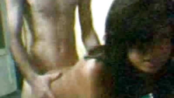 Saftiges junges Mädchen wird von কানাডা সেক্স ভিডিও einem DILF in den Arsch gefickt
